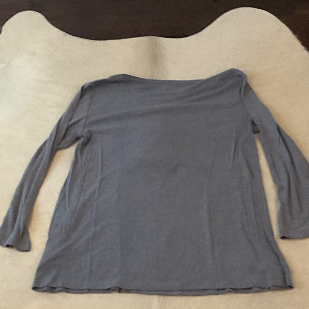 GAP Heather Gray Tee - Picture 3 of 3